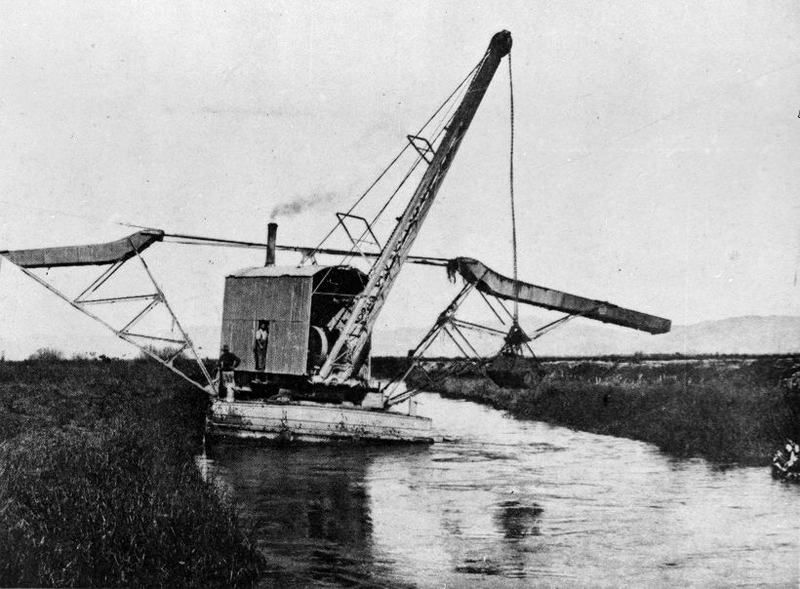 Priestman steam dredge