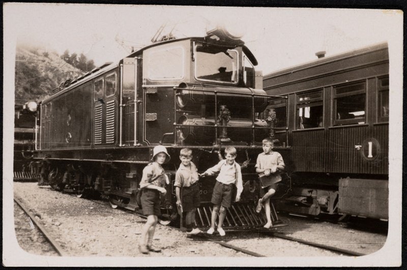 Railway Tunnel at Lyttelton - electric train