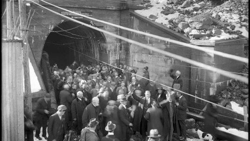 Crowd at Otira Tunnel